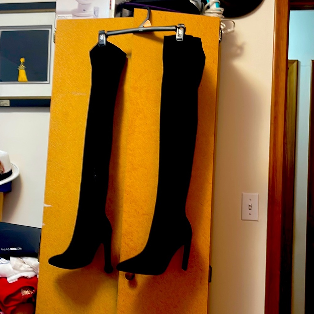 Boot season buy!!! Sexy Black stretch thigh high boot!